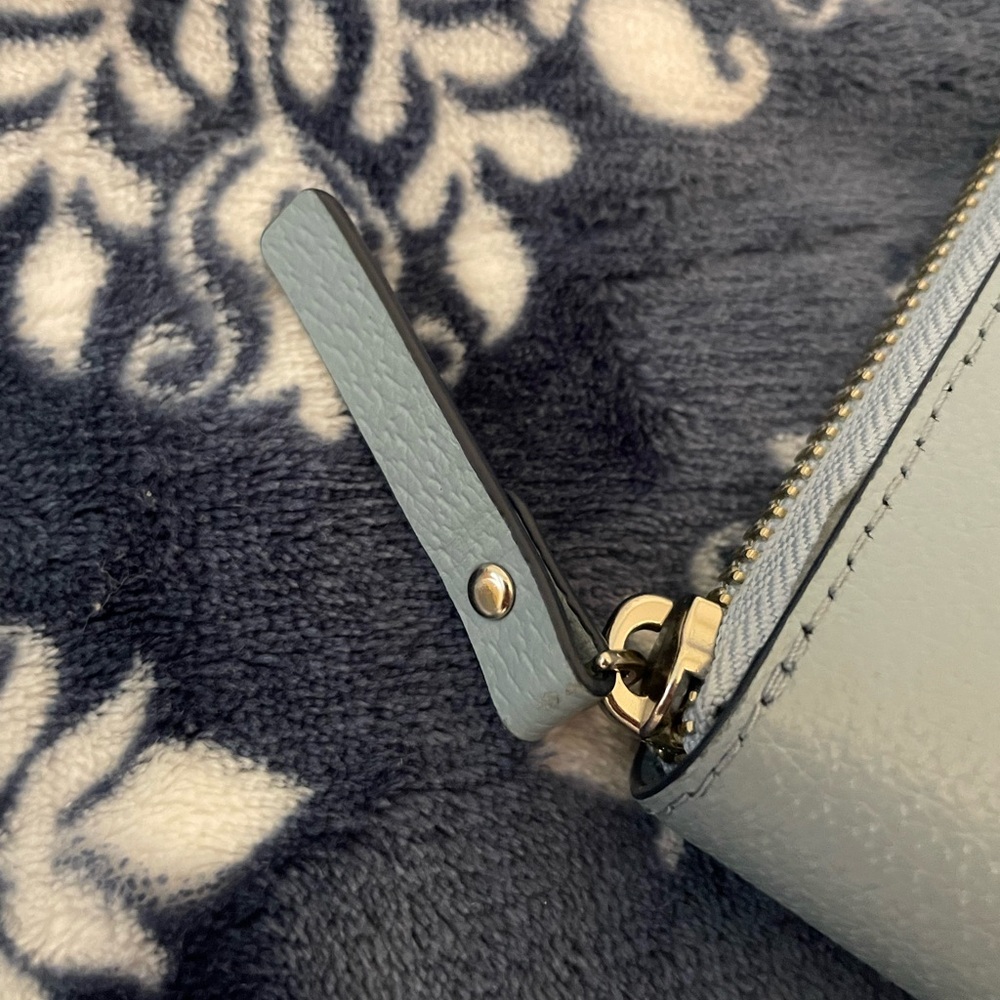 EXCELLENT CONDITION Kate Spade Large Continental Wallet in Light Blue - Picture 6 of 12